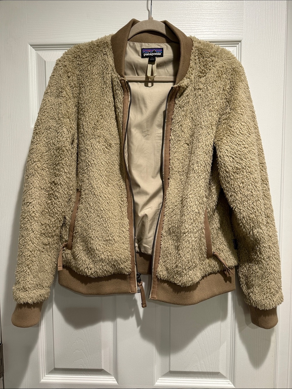 Patagonia Women's Beige/Tan Sherpa Bomber Jacket